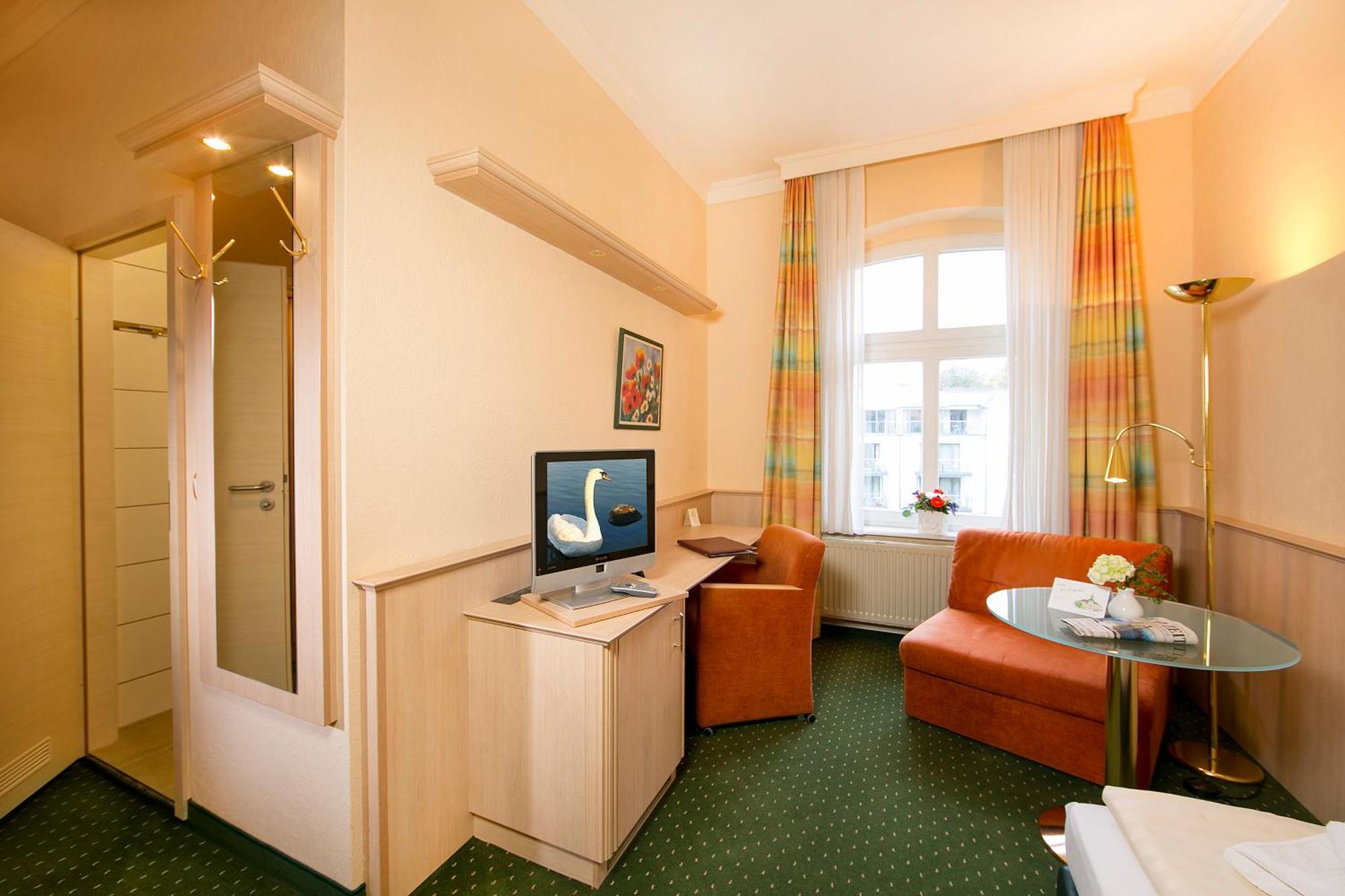 Hotel Duenenschloss Mit Private Spa Зиновиц Екстериор снимка
