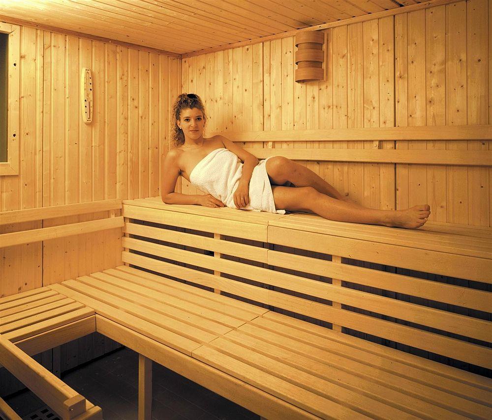 Hotel Duenenschloss Mit Private Spa Зиновиц Екстериор снимка