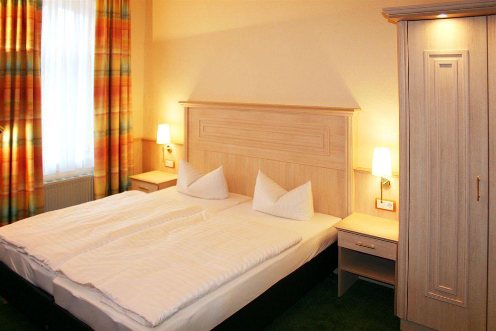 Hotel Duenenschloss Mit Private Spa Зиновиц Екстериор снимка