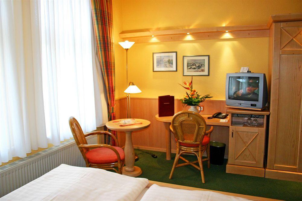 Hotel Duenenschloss Mit Private Spa Зиновиц Екстериор снимка