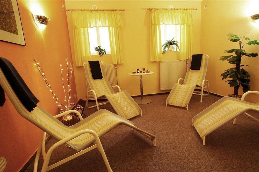 Hotel Duenenschloss Mit Private Spa Зиновиц Екстериор снимка