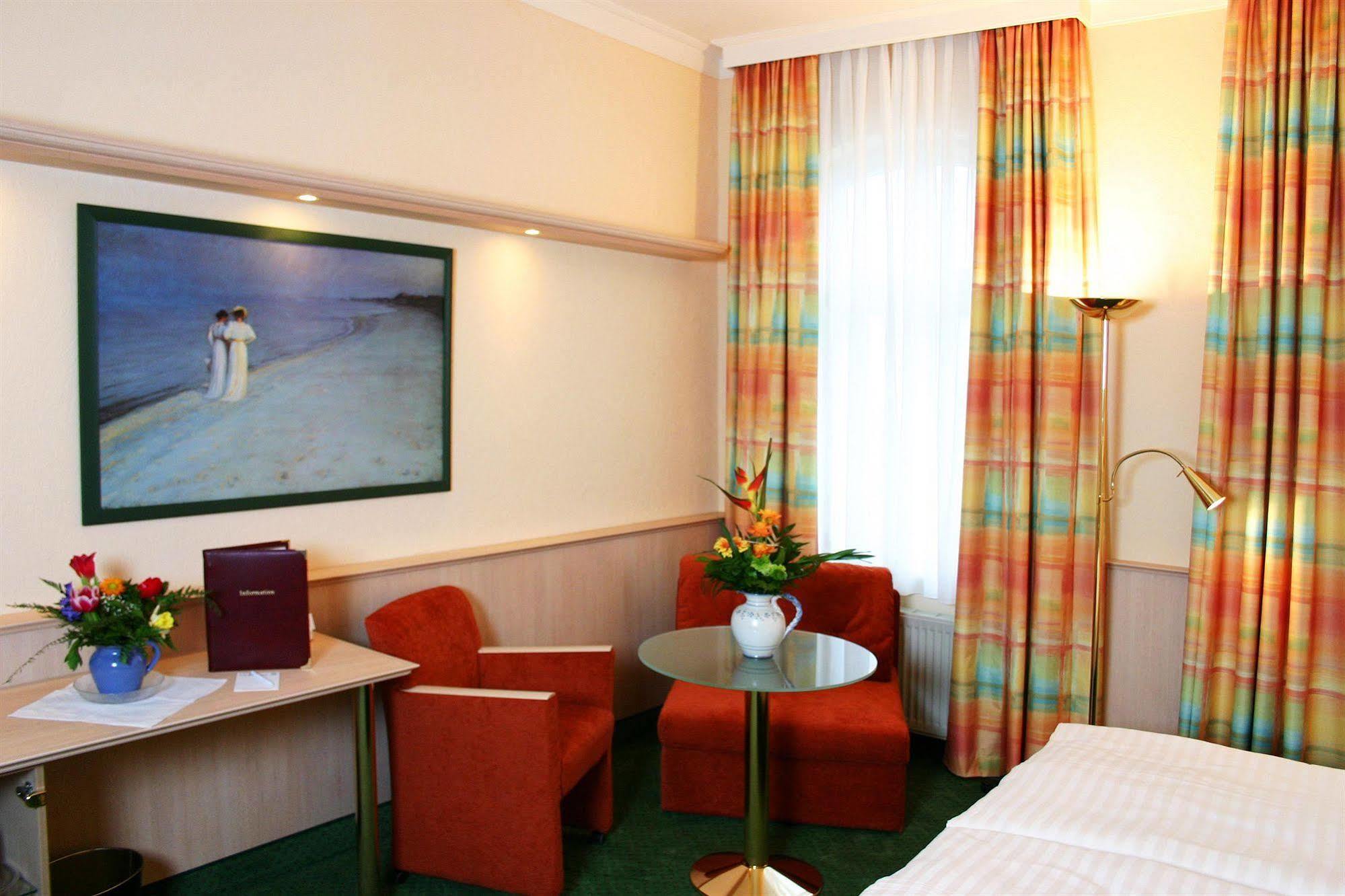 Hotel Duenenschloss Mit Private Spa Зиновиц Екстериор снимка