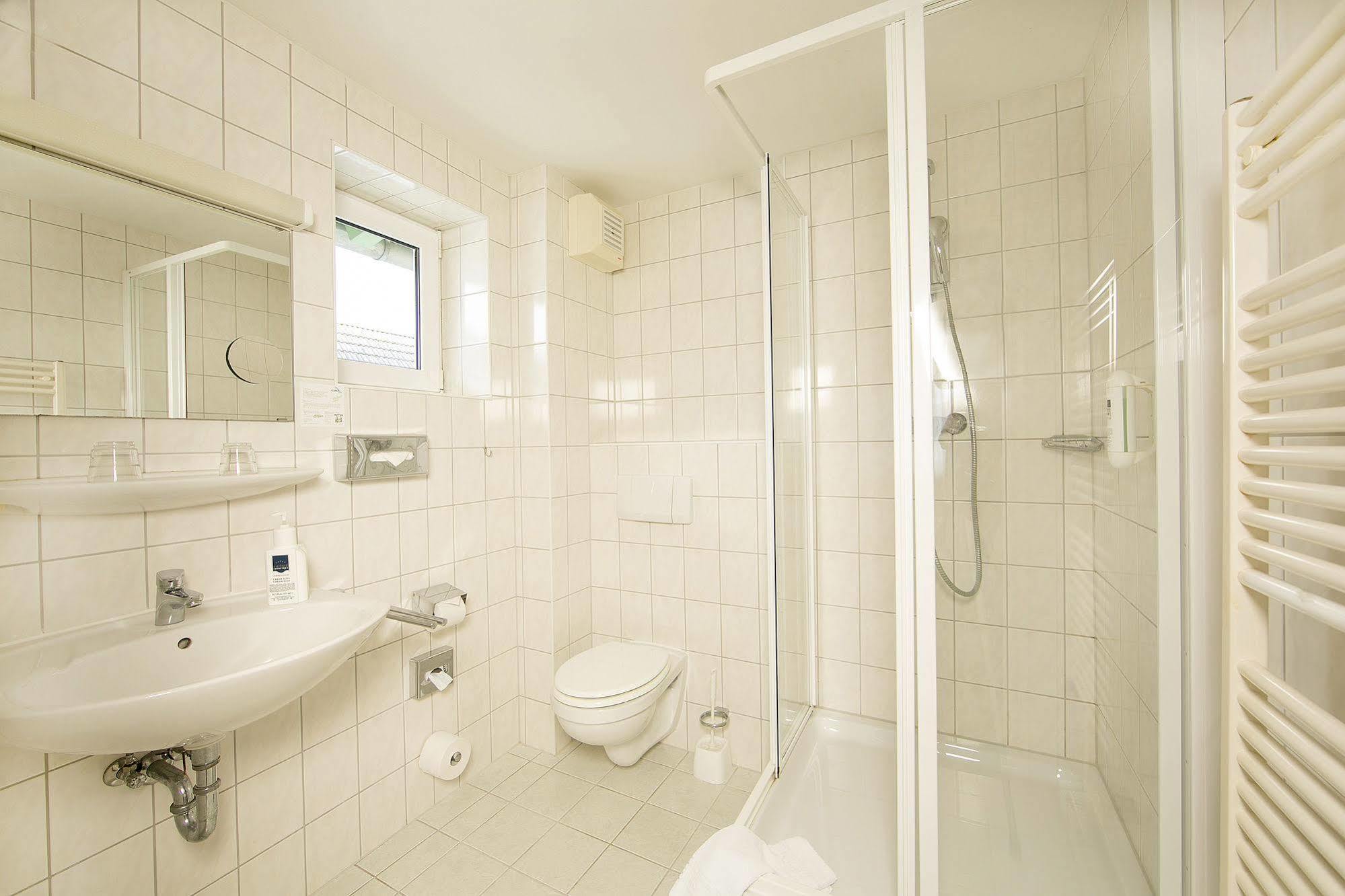 Hotel Duenenschloss Mit Private Spa Зиновиц Екстериор снимка