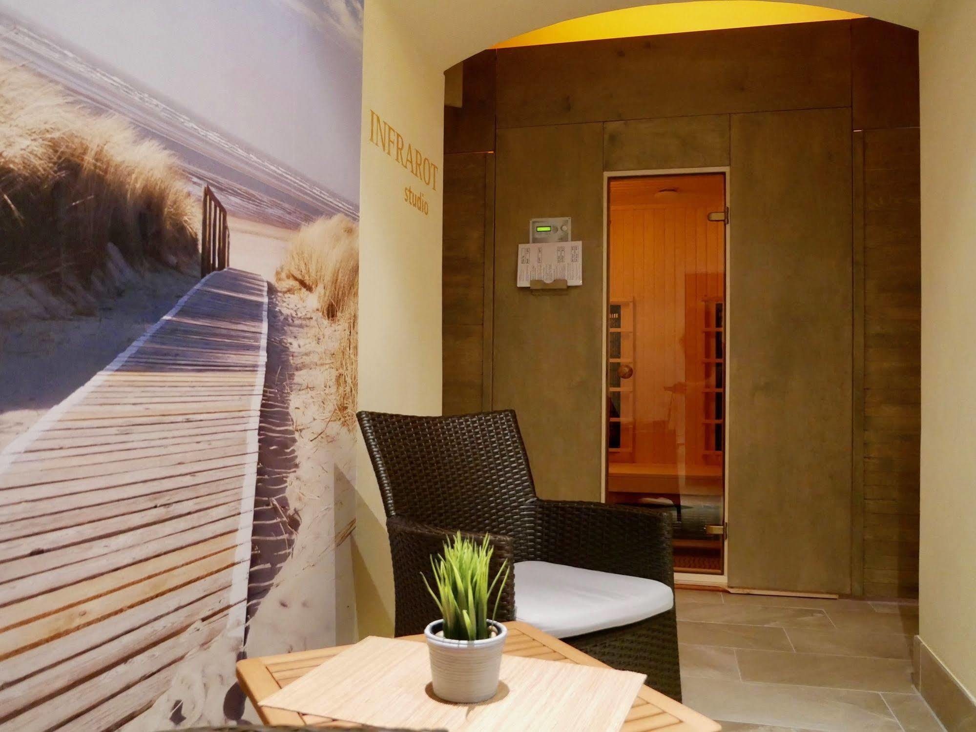 Hotel Duenenschloss Mit Private Spa Зиновиц Екстериор снимка