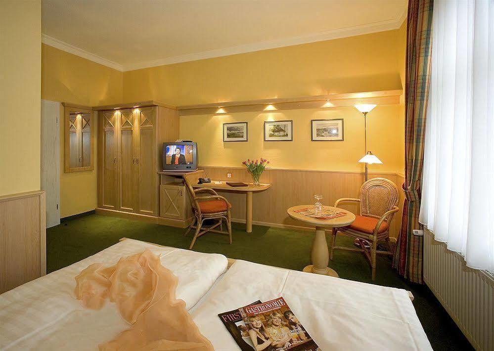 Hotel Duenenschloss Mit Private Spa Зиновиц Екстериор снимка